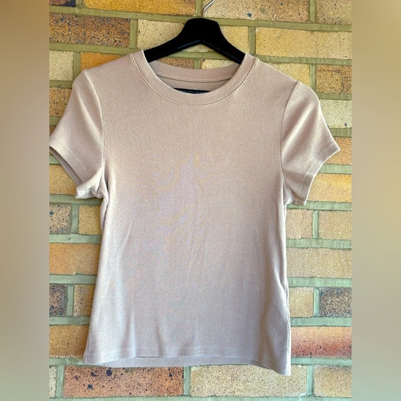 Abercrombie & Fitch Soft A&F Collection Women's Beige ribbed tee  Medium - Picture 1 of 6